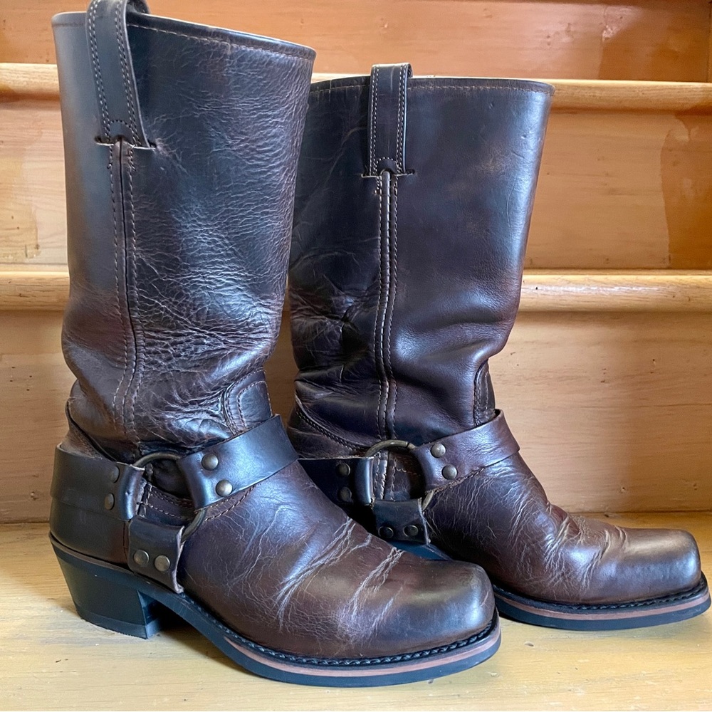 Classic Frye Women's Square Toe Brown Harness  Boots Size 7 M model 77300